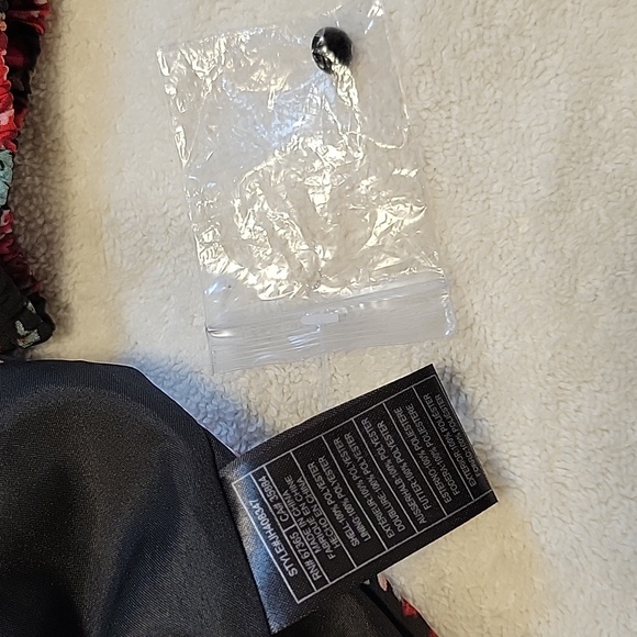 Cold shoulder halter dress - NWOT - Picture 7 of 13